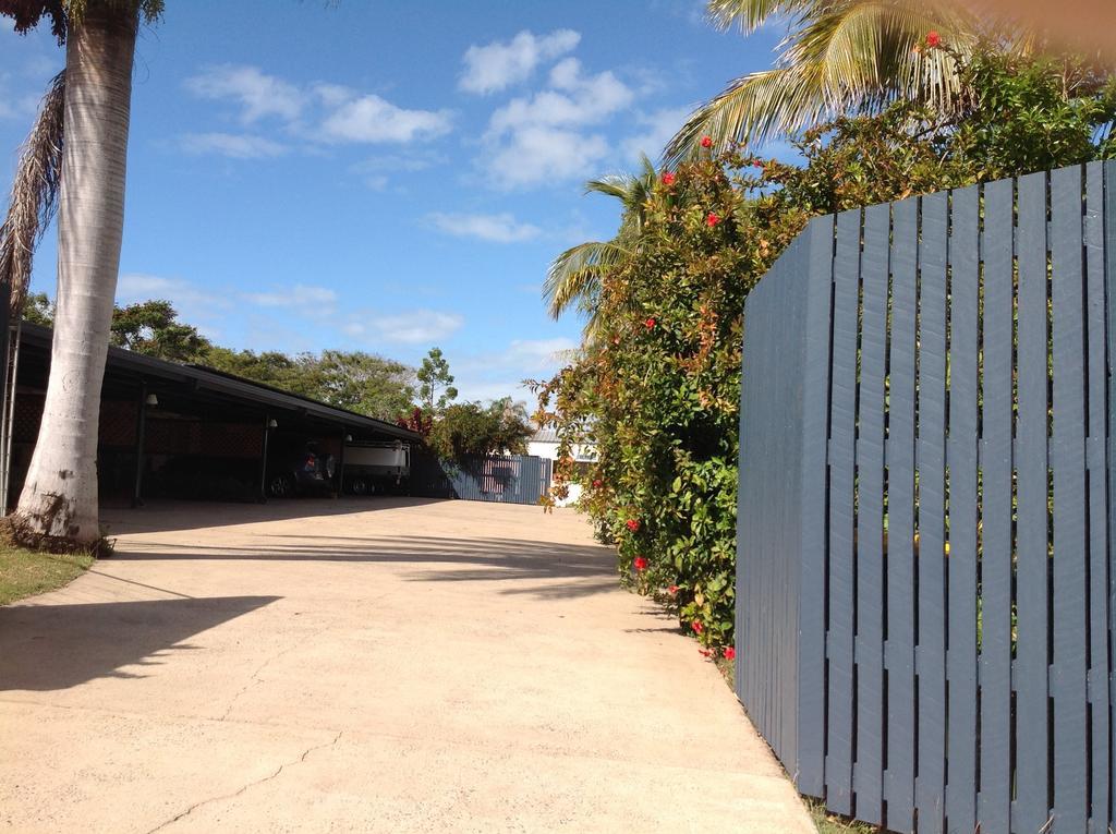 Emu Park Motel Eksteriør bilde