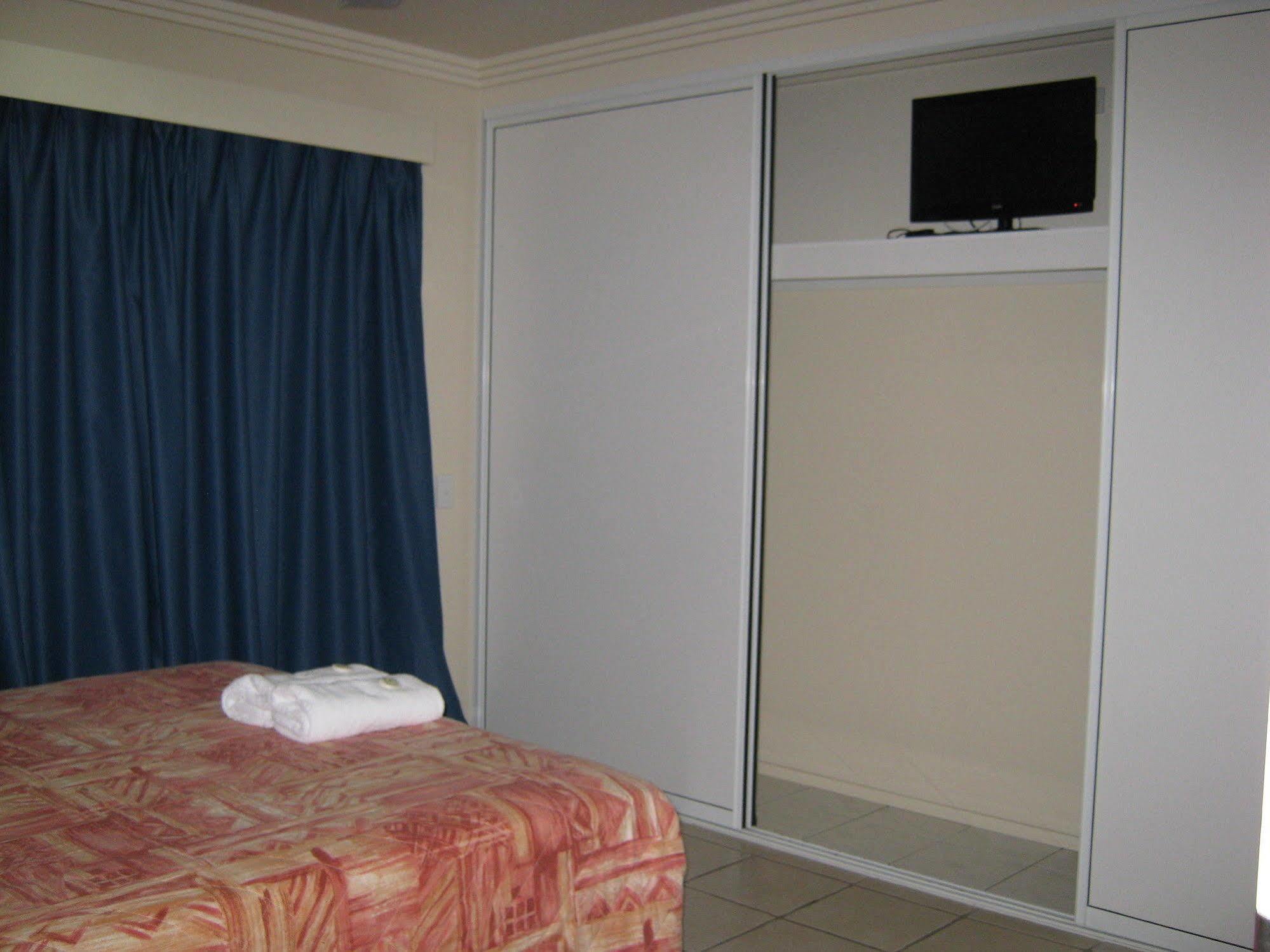 Emu Park Motel Eksteriør bilde